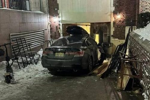 Mỹ bắt giữ nghi phạm lao xe vào giáo đường Do Thái ở New York