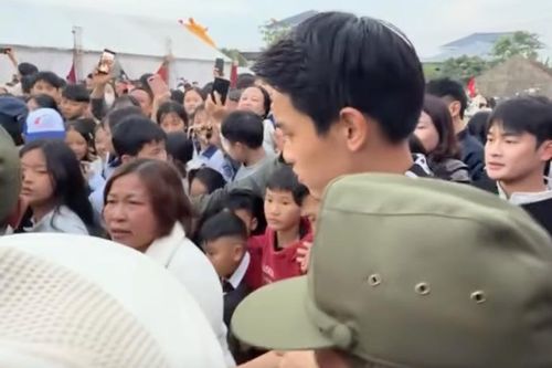 Cảnh 'vỡ trận' ở bữa tiệc tri ân nhà Đình Bắc
