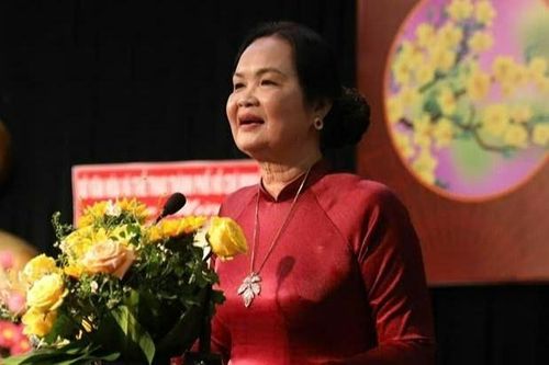 Văn chương đang gồng gánh quá nhiều kỳ vọng?
