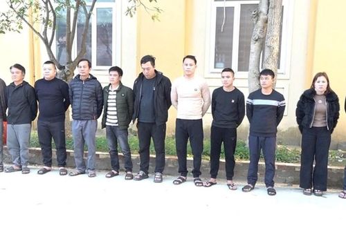 Triệt phá sòng bạc dưới hầm kín, 12 đối tượng bị tạm giữ