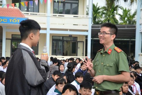 Xây dựng 'lá chắn' số cho học sinh trước thách thức của không gian mạng