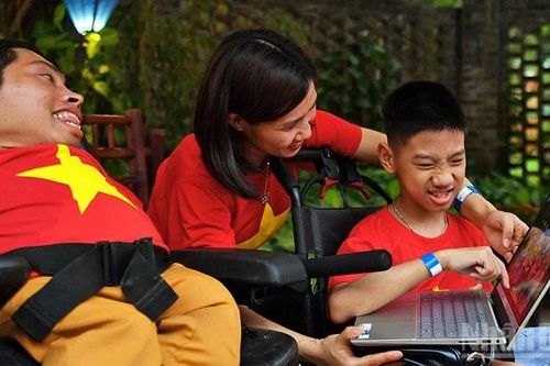 Khơi nguồn khát vọng, giúp người khuyết tật làm chủ công nghệ