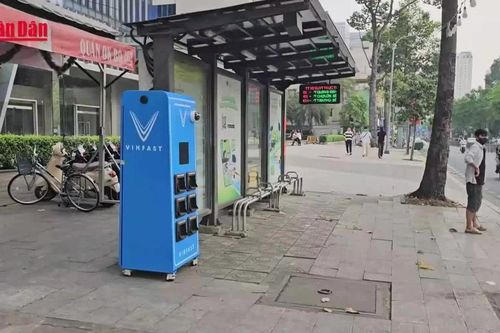 TP Hồ Chí Minh cấp phép 91 vị trí tủ đổi pin điện trên vỉa hè