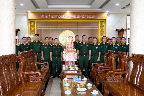 Đảng ủy, Bộ tư lệnh Quân khu 7 thăm, chúc Tết cán bộ, chiến sĩ LLVT tỉnh Tây Ninh