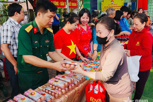 'Xuân đoàn kết, Tết nhân ái' thắm tình quân dân