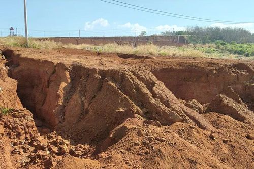 Quảng Ngãi: Sạt lở nặng tại dự án bố trí dân cư xã Ia Tơi