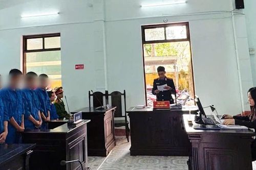 Rủ nhau 'bay lắc', nhóm bạn thân lĩnh 29 năm tù