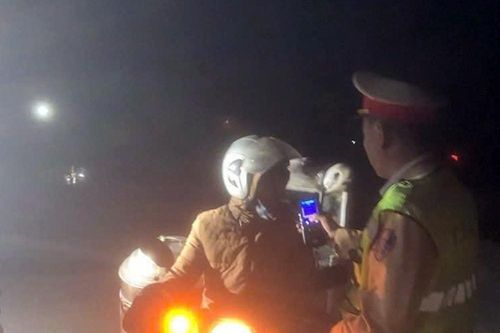 Cảnh sát giao thông xử lý gần 1.800 'ma men'