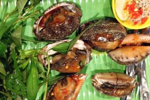 Đặc sản nghe tên ngượng đỏ mặt, cách ăn lạ khiến du khách thích thú