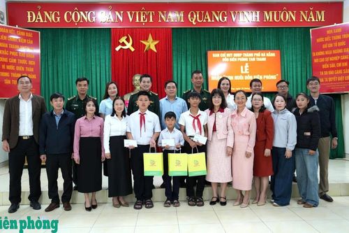 Đồn Biên phòng Tam Thanh nhận đỡ đầu 3 học sinh có hoàn cảnh khó khăn