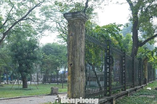 Công viên hơn 100 tuổi ở Hà Nội hạ rào, mở không gian xanh
