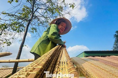 Làng bánh đa nem truyền thống tất bật chạy đua sản xuất hàng Tết
