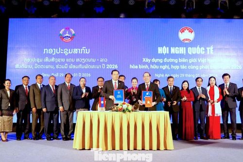 Xây dựng đường biên giới Việt Nam - Lào hòa bình, hữu nghị