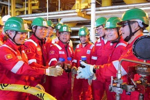 Điện và dầu khí giữ vai trò trụ cột, bảo đảm nền tảng cho sản xuất và ổn định kinh tế vĩ mô