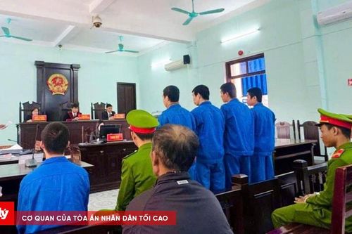 29 năm tù cho 4 bị cáo tổ chức sử dụng 'hàng trắng'