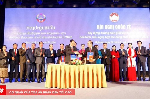 Xây dựng biên giới Việt Nam - Lào hòa bình, hữu nghị, hợp tác cùng phát triển