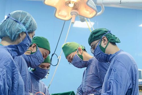 Phẫu thuật cứu nam bệnh nhân mắc ung thư hiếm gặp