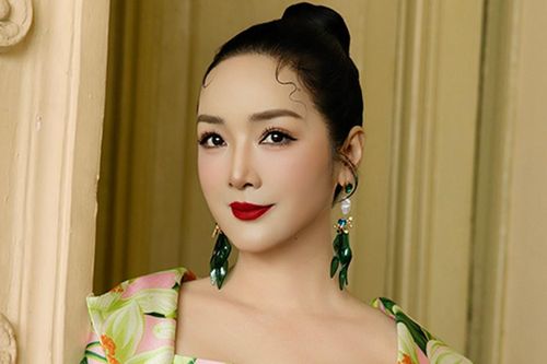 Hoa hậu Giáng My trẻ đẹp bất chấp thời gian ở tuổi 55