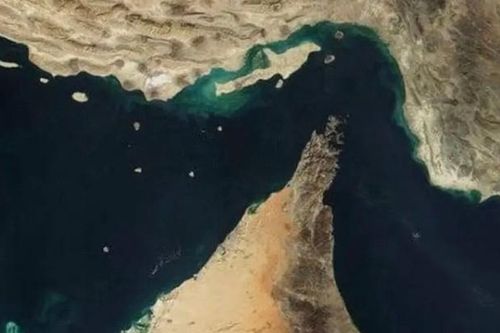 Lo bị Mỹ tấn công, Iran kiểm soát trọn eo biển Hormuz