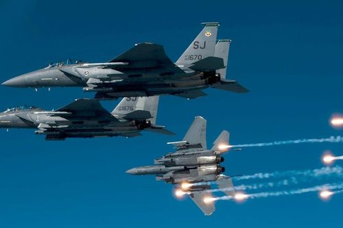 'Sát thủ' bầu trời F-15E Strike Eagle công nghệ tiên tiến, thông số kỹ thuật vượt trội