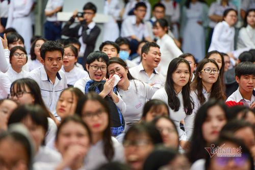 Bài mẫu viết thư UPU lần thứ 55: Kết nối con người trong thế giới số