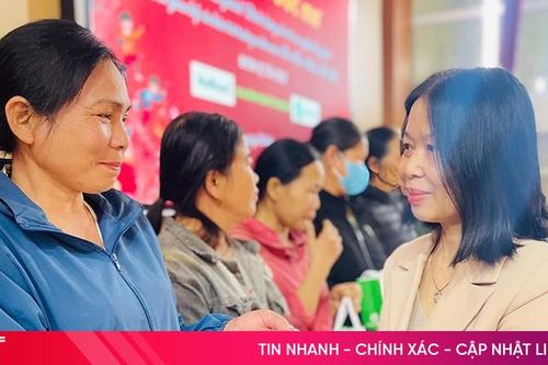 Khánh thành công trình bán trú, tặng quà cho người dân khó khăn