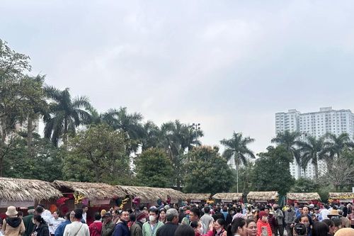 Những gian hàng Hội chợ 0 đồng hỗ trợ người bệnh ung thư đón Xuân sum vầy