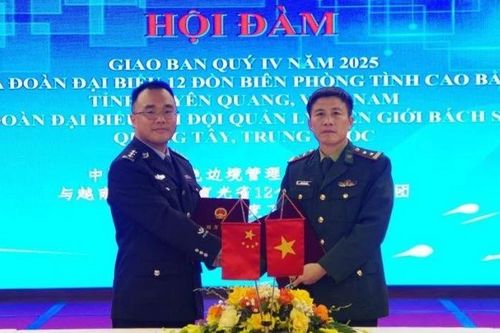 Vun đắp quan hệ hợp tác lâu dài giữa lực lượng quản lý biên giới Việt-Trung