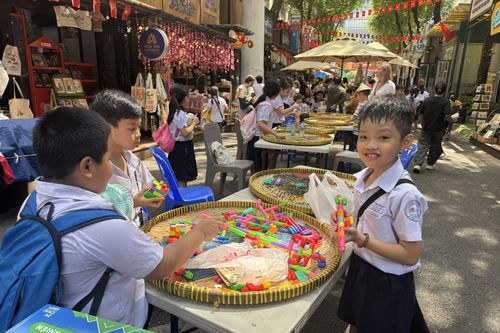 TP Hồ Chí Minh: Nhiều trường tạm ngưng, đổi đơn vị cung cấp suất ăn bán trú