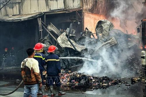Hỏa hoạn thiêu rụi 6 hộ kinh doanh sản xuất hàng mã tại Bắc Ninh