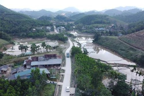 Khi chính sách đến vùng khó- Kỳ 1: Cả đời mới thấy đường bê tông về bản