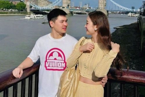 Vợ chồng Hoa hậu Đỗ Mỹ Linh tình tứ đi du lịch