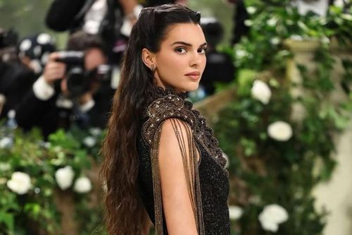 Người mẫu Kendall Jenner tuyên bố một câu cực gắt về chuyện tình cảm