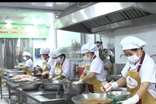 Hội viên, phụ nữ chung tay bảo đảm an toàn thực phẩm dịp Tết và mùa lễ hội