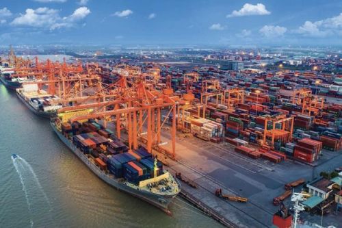 Việt Nam trở thành 'ngôi sao đang lên' về thu hút FDI