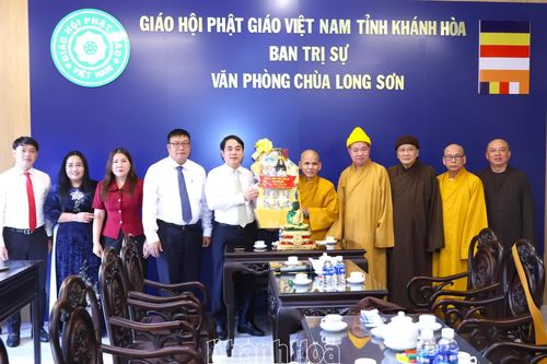 Bí thư Tỉnh ủy Khánh Hòa Nghiêm Xuân Thành thăm, chúc Tết các cơ sở tôn giáo