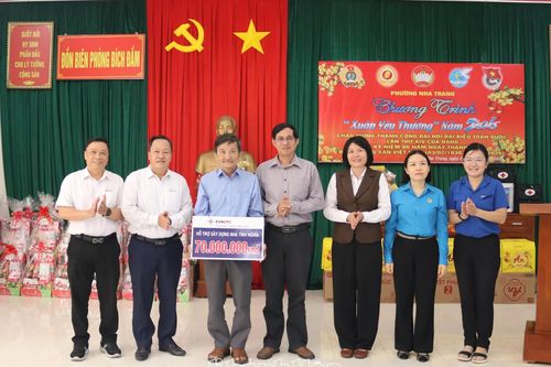 Tổ chức chương trình 'Xuân yêu thương' tại Tổ dân phố Bích Đầm