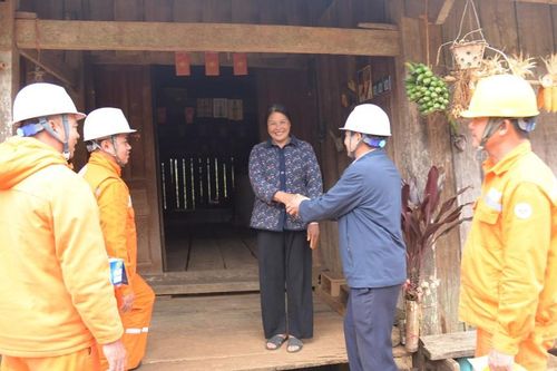 Đưa 'mặt trời' về Lân Nóng