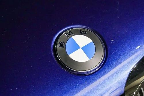 BMW ra mắt logo thế hệ mới: Cột mốc thay đổi sau 27 năm để tiến vào kỷ nguyên điện hóa