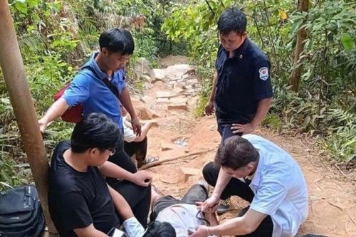 Chinh phục núi Bà Đen an toàn: Những lưu ý bắt buộc để tránh lạc đường và tai nạn