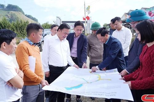 Kiểm tra tình hình thực hiện Dự án xây dựng, phát triển khu du lịch quốc gia Mộc Châu