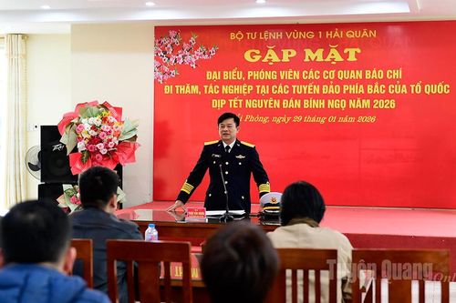 Gặp mặt phóng viên đi thăm, tác nghiệp tại các tuyến đảo phía Bắc dịp Tết Nguyên đán Bính Ngọ