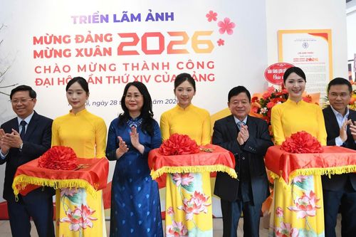 Khai mạc Triển lãm ảnh Mừng Đảng, Mừng Xuân và chào mừng thành công Đại hội XIV của Đảng