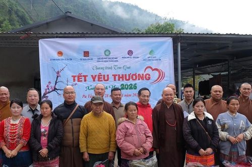 Mang 'Tết yêu thương' đến với đồng bào tỉnh Lai Châu