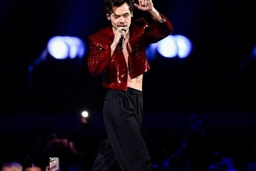 Harry Styles lập kỷ lục bán vé sớm bất chấp tranh cãi vì mức giá 'trên trời'