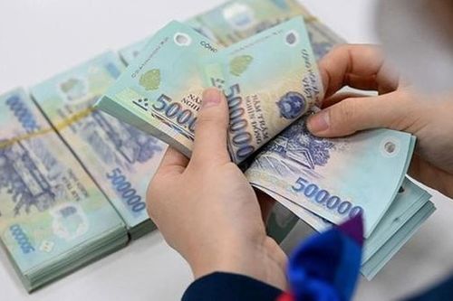 Khấu trừ lương để cưỡng chế thi hành quyết định xử phạt vi phạm hành chính