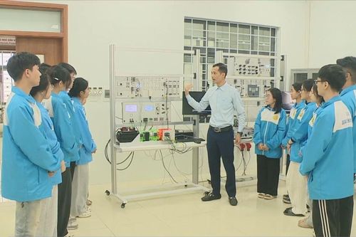 Đào tạo nhân lực chất lượng cao gắn nhu cầu thị trường