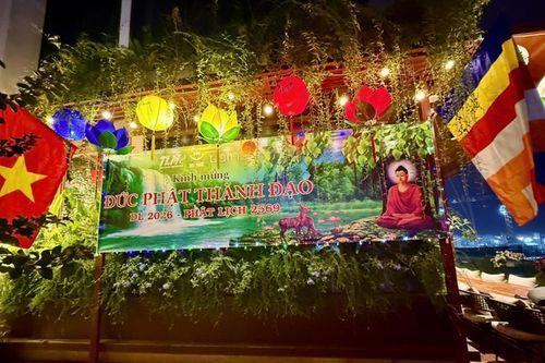 Lễ kính mừng ngày Thái tử thành ĐẠO tại tư gia