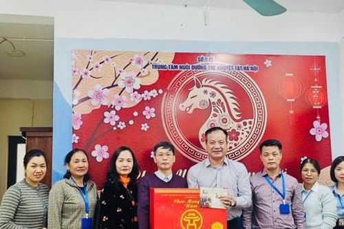 Trao quà Tết tại Trung tâm Bảo trợ xã hội 2 và Trung tâm Nuôi dưỡng trẻ khuyết tật Hà Nội
