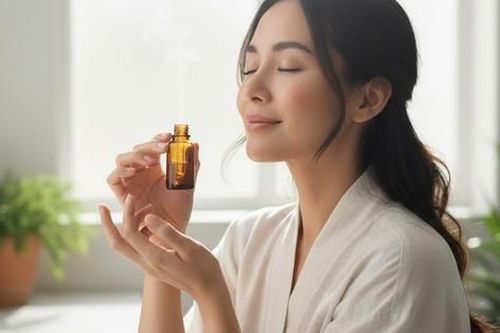 Cách phân biệt tinh dầu hoa hồng nguyên chất và hương liệu
